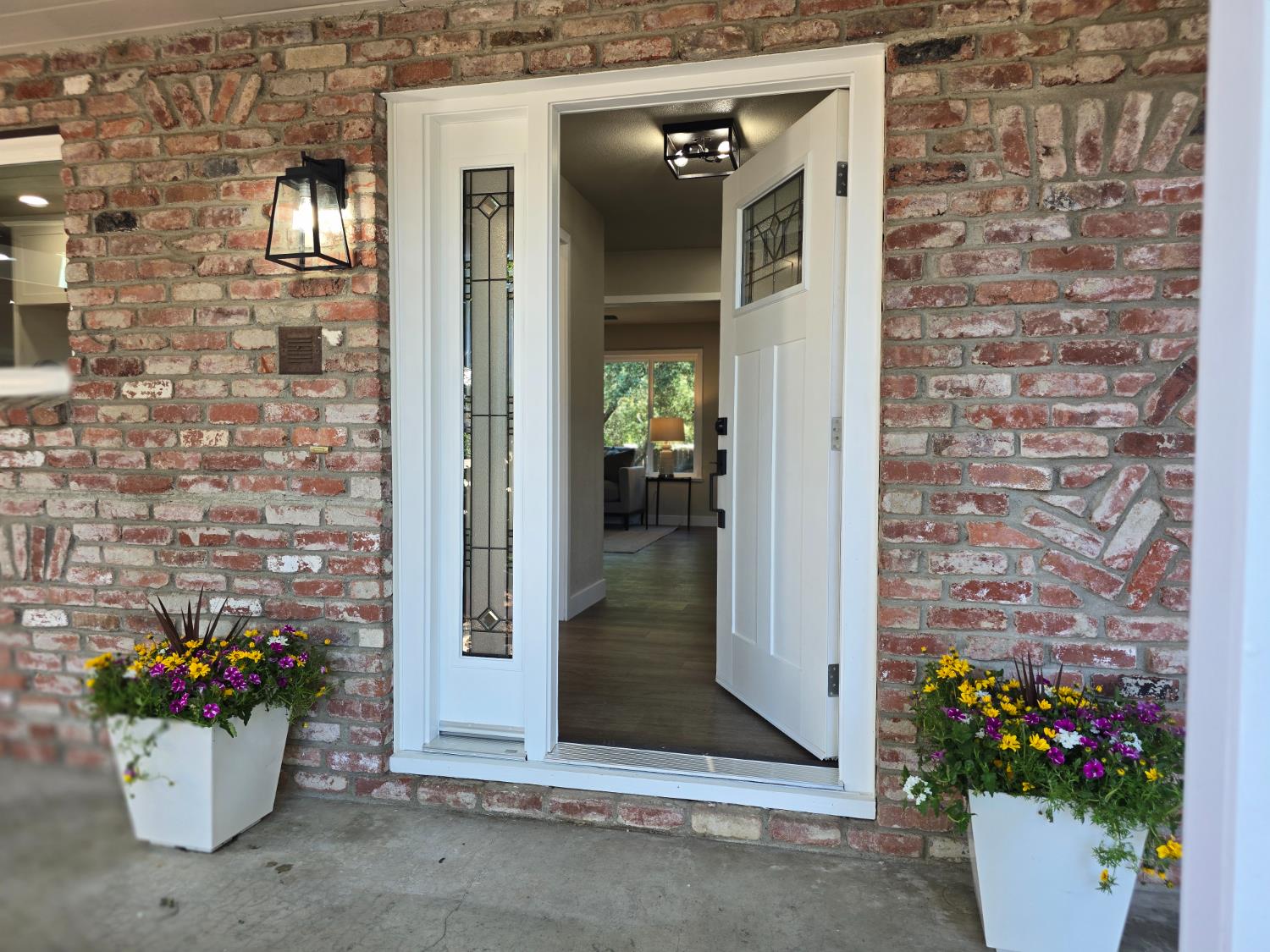 Detail Gallery Image 6 of 45 For 5512 Vahalla Dr, Carmichael,  CA 95608 - 3 Beds | 2 Baths