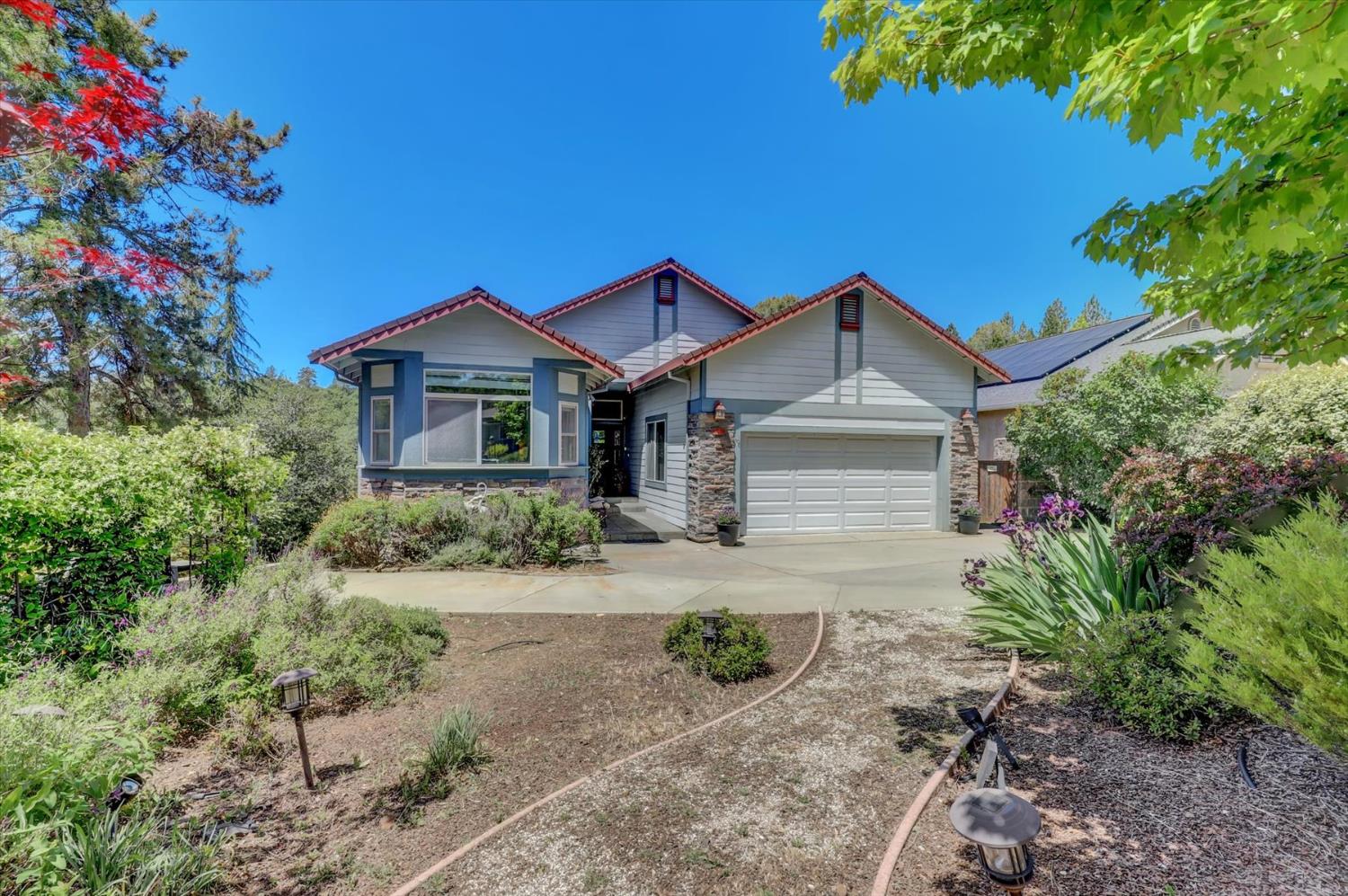 Detail Gallery Image 2 of 98 For 23158 Lone Pine Dr, Auburn,  CA 95602 - 4 Beds | 4 Baths