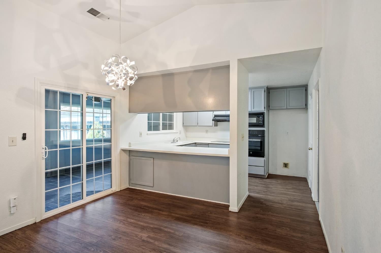 Detail Gallery Image 8 of 26 For 1249 Joett Dr, Turlock,  CA 95380 - 3 Beds | 2 Baths