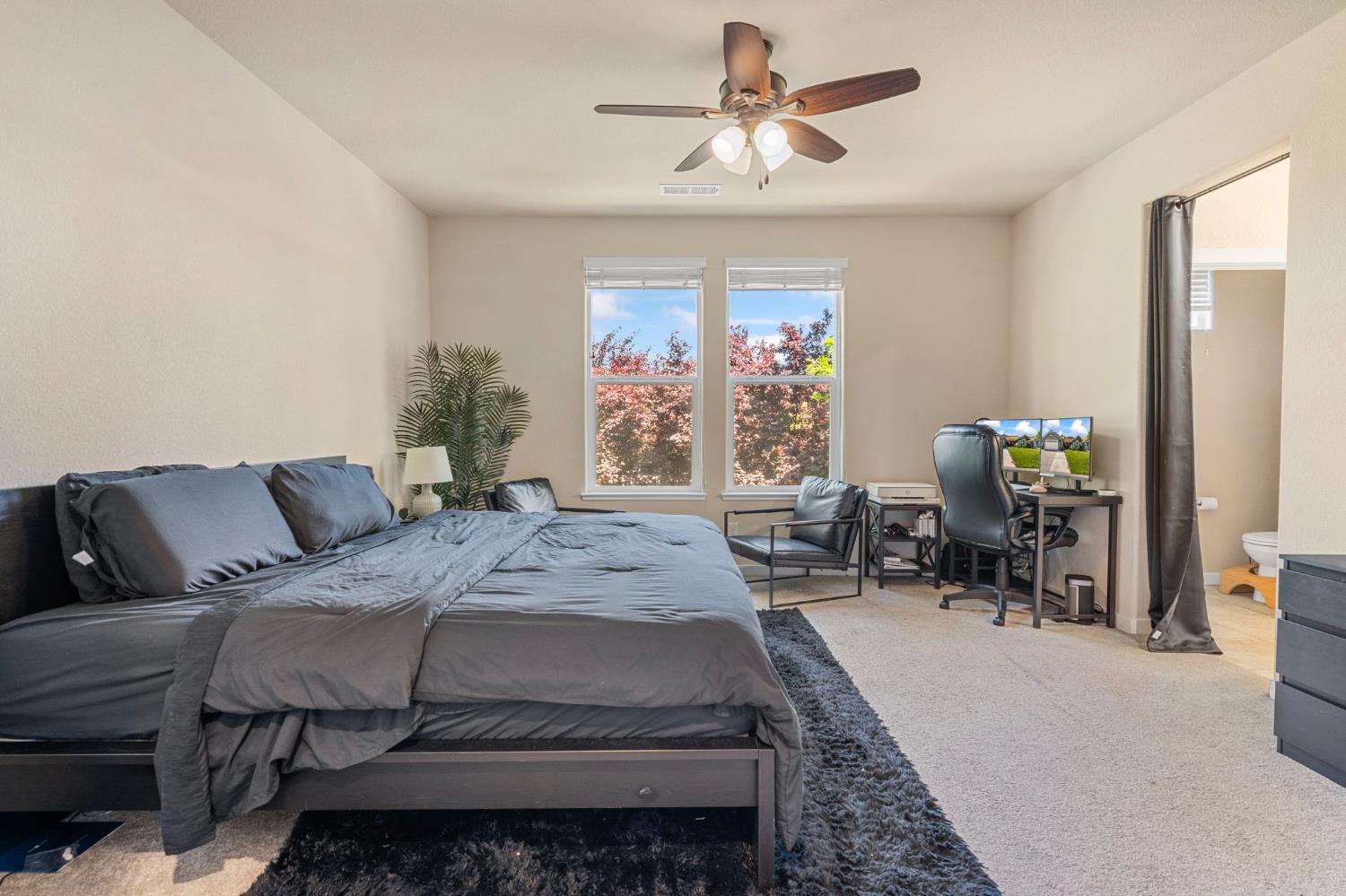 Detail Gallery Image 35 of 39 For 4242 Ocean Ln, Elk Grove,  CA 95757 - 4 Beds | 2/1 Baths