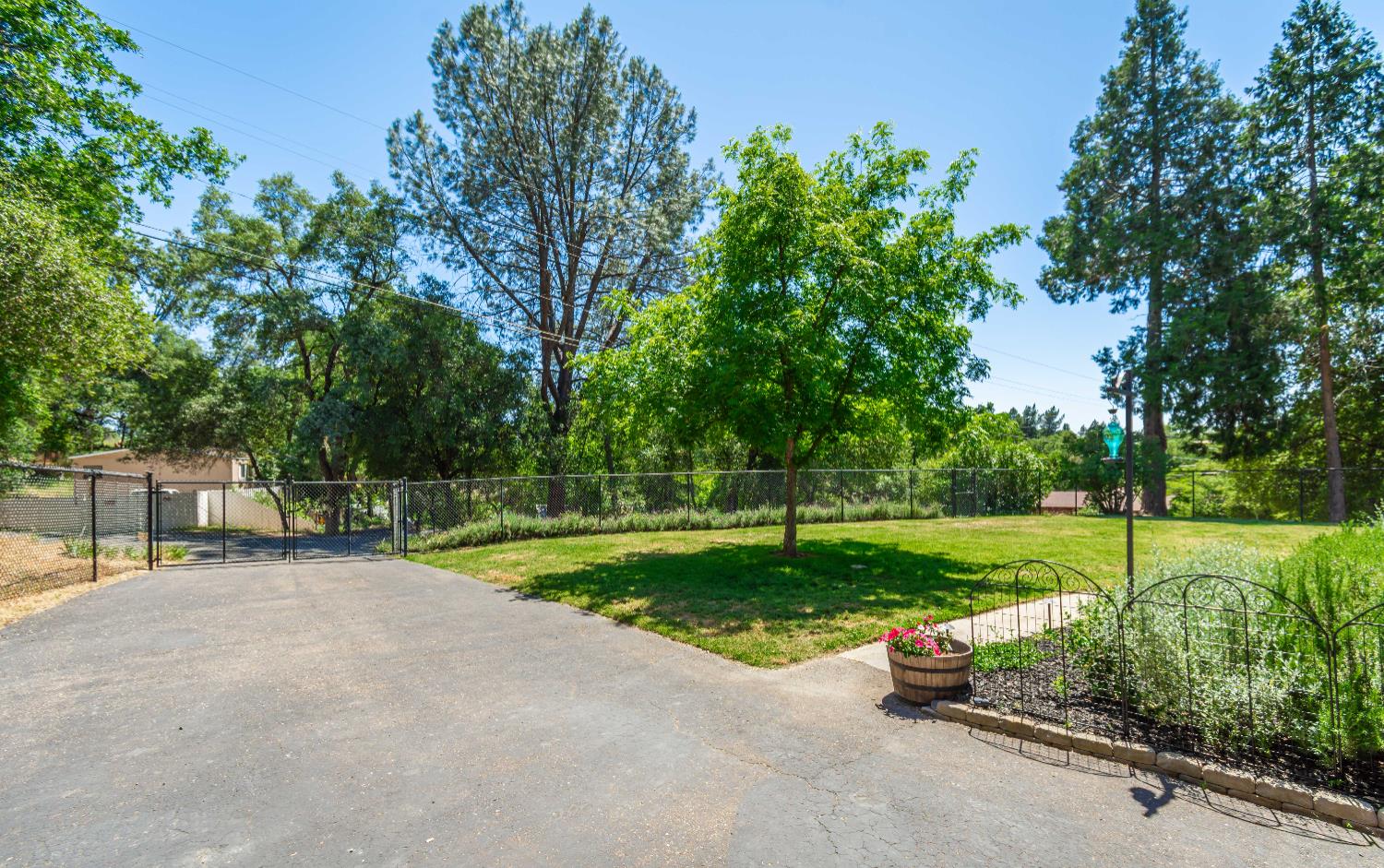 Crestview Drive, Diamond Springs, California image 38