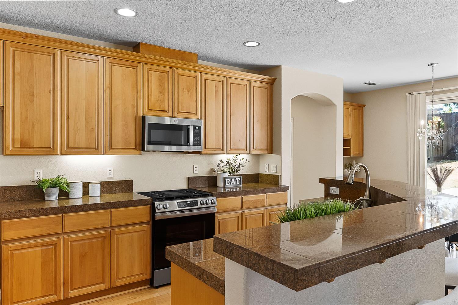 Detail Gallery Image 21 of 50 For 1200 Emerald Oak Rd, Roseville,  CA 95678 - 5 Beds | 3 Baths