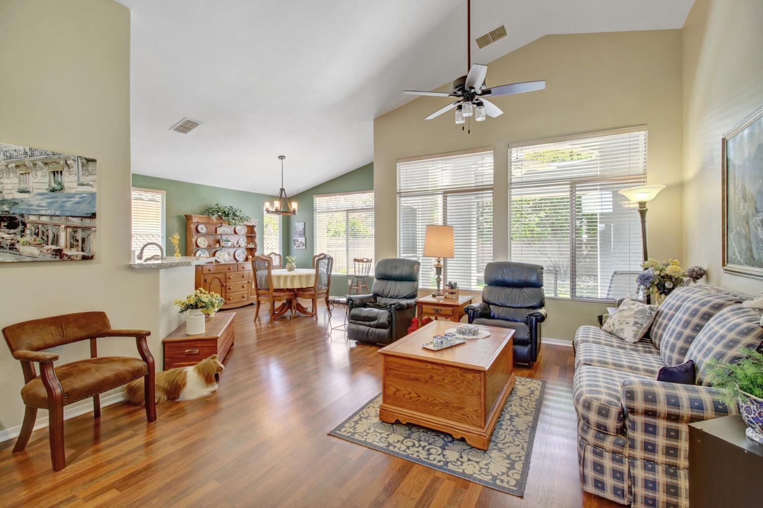 Detail Gallery Image 7 of 38 For 649 Blackstone Ct, Roseville,  CA 95747 - 2 Beds | 2 Baths
