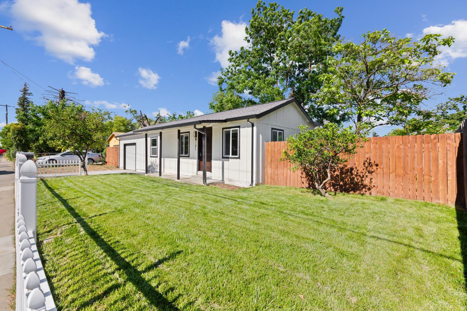 Detail Gallery Image 20 of 27 For 5121 Mendocino Blvd, Sacramento,  CA 95820 - 3 Beds | 1 Baths
