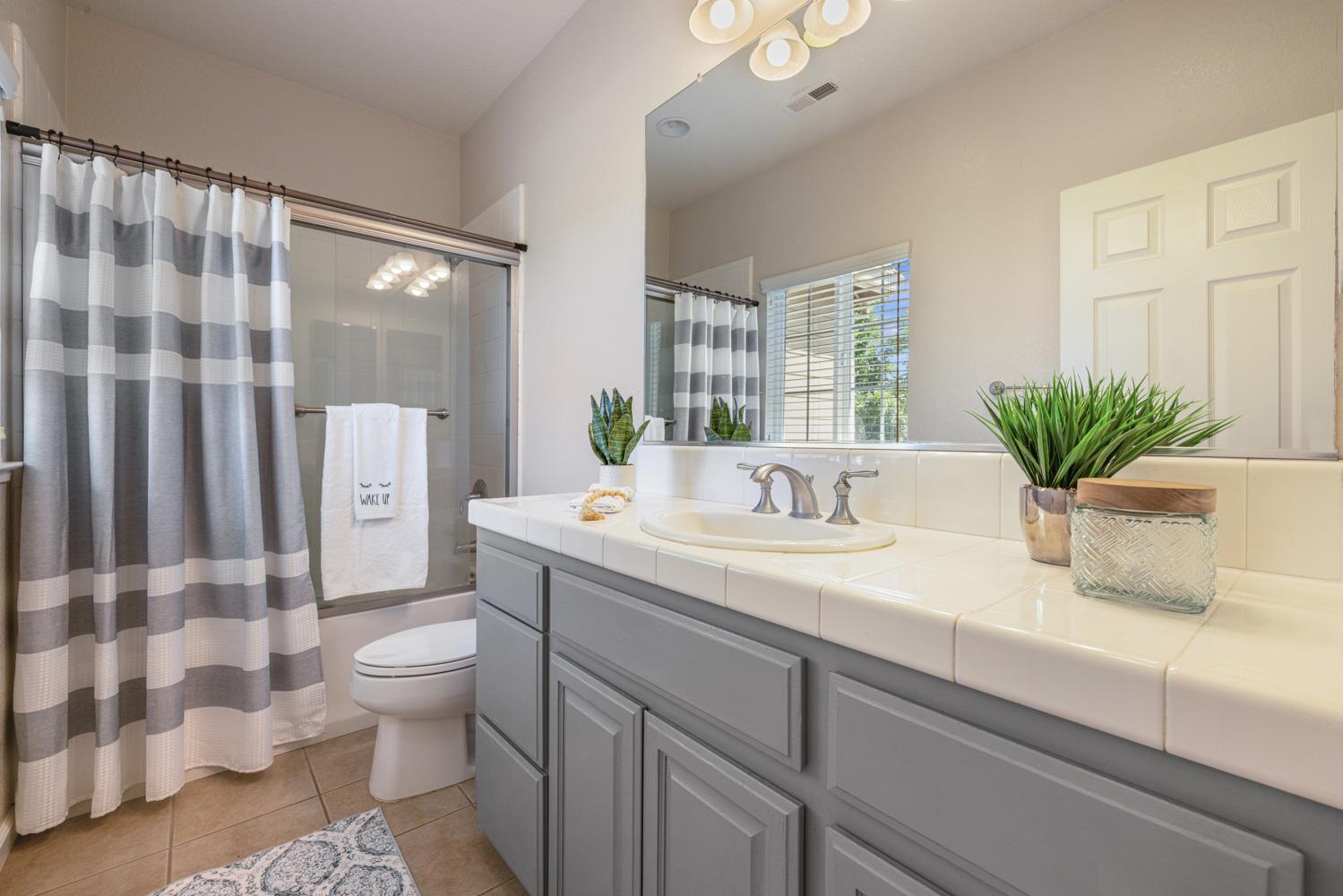 Detail Gallery Image 32 of 40 For 5301 Darpinian Ct, Riverbank,  CA 95367 - 3 Beds | 2/1 Baths