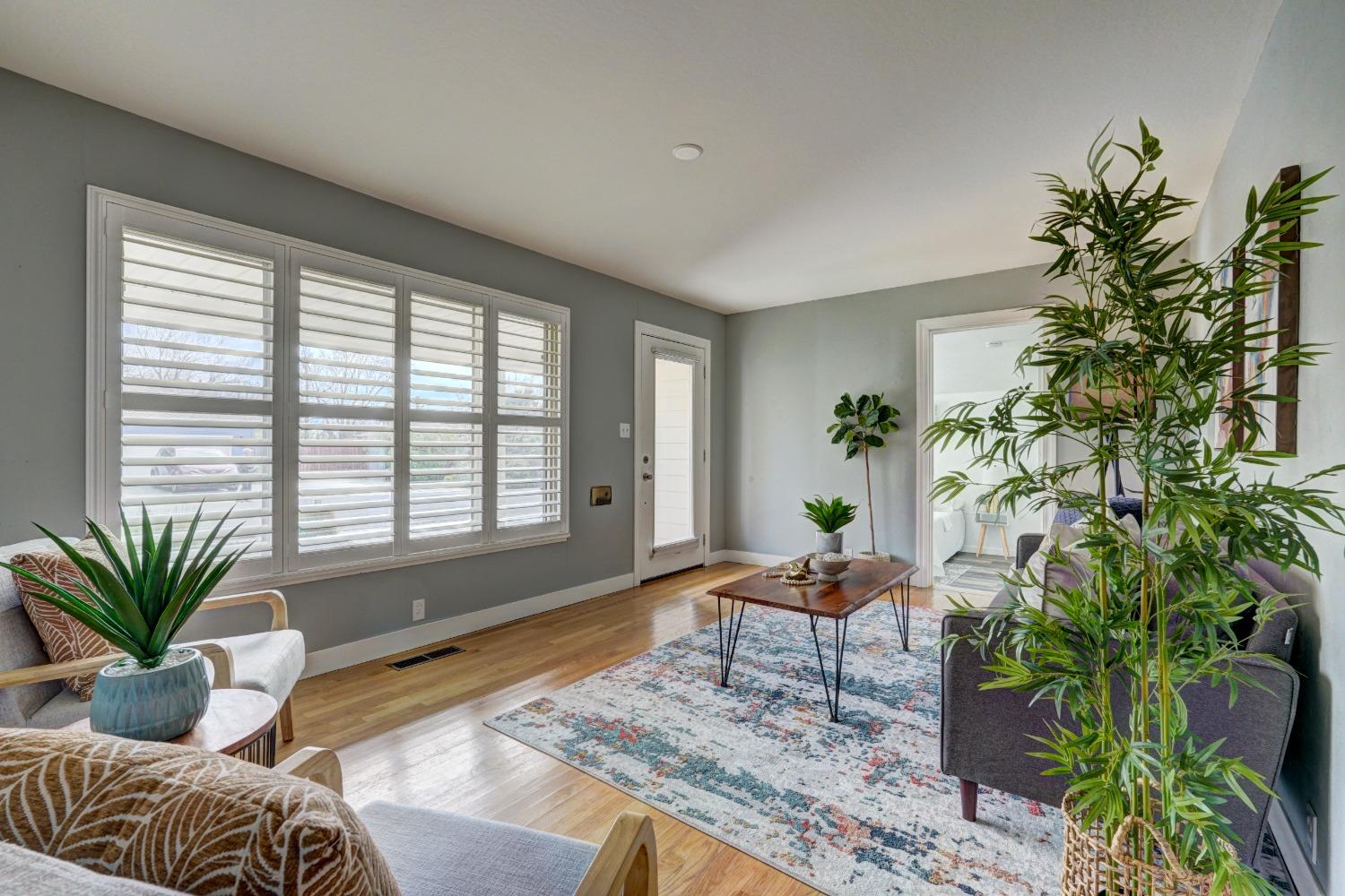Detail Gallery Image 8 of 34 For 1005 Hillcrest Ave, Roseville,  CA 95678 - 3 Beds | 2 Baths