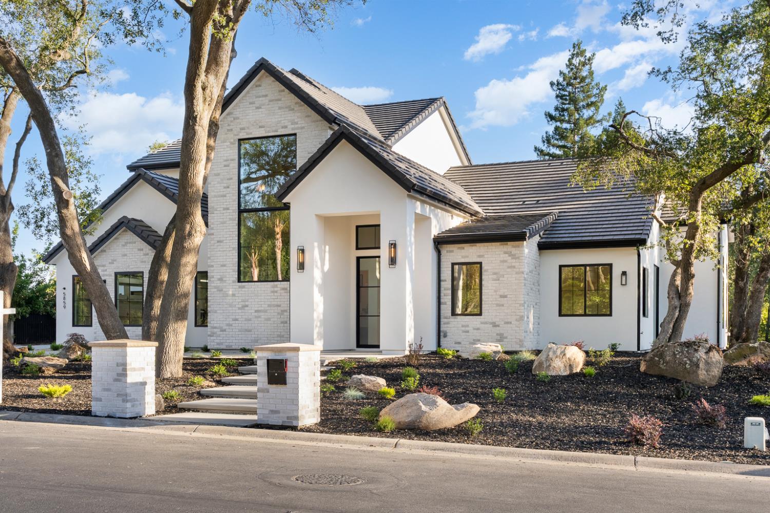 Detail Gallery Image 3 of 89 For 5859 Granite Hills Dr, Granite Bay,  CA 95746 - 5 Beds | 4/2 Baths