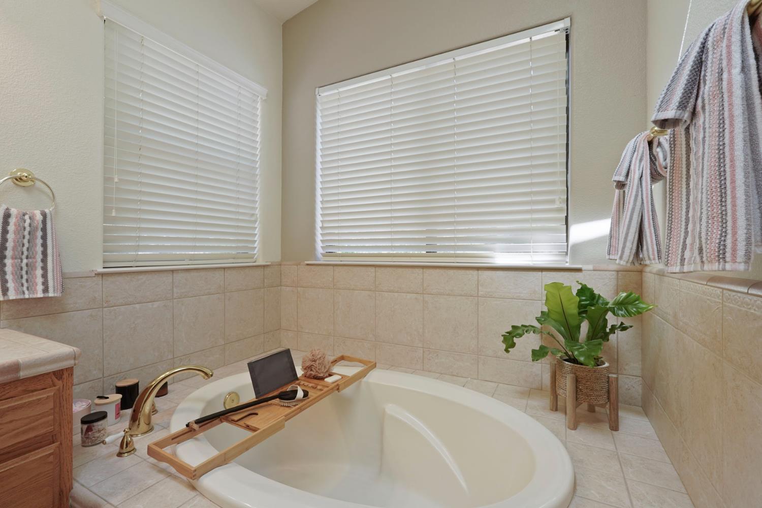 Detail Gallery Image 30 of 44 For 6200 Viewridge Dr, Auburn,  CA 95602 - 3 Beds | 3 Baths