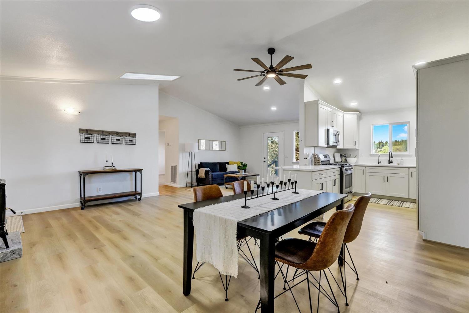 Detail Gallery Image 6 of 90 For 15690 Fay Rd, Grass Valley,  CA 95949 - 3 Beds | 2 Baths
