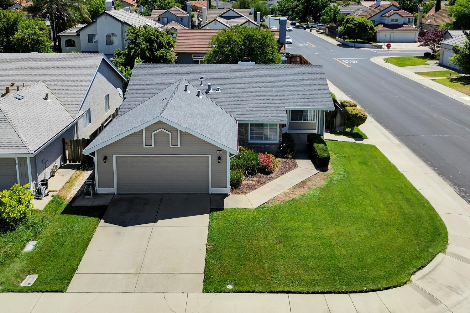 Detail Gallery Image 4 of 35 For 8825 Kepler Ct., Elk Grove,  CA 95758 - 2 Beds | 2 Baths