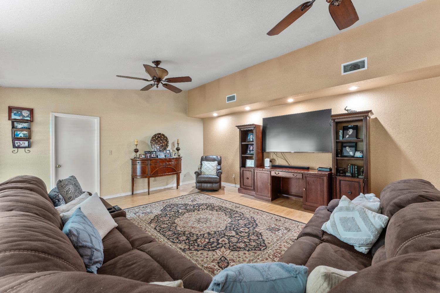 Detail Gallery Image 29 of 77 For 8141 Bellingrath Dr, Elverta,  CA 95626 - 5 Beds | 3 Baths
