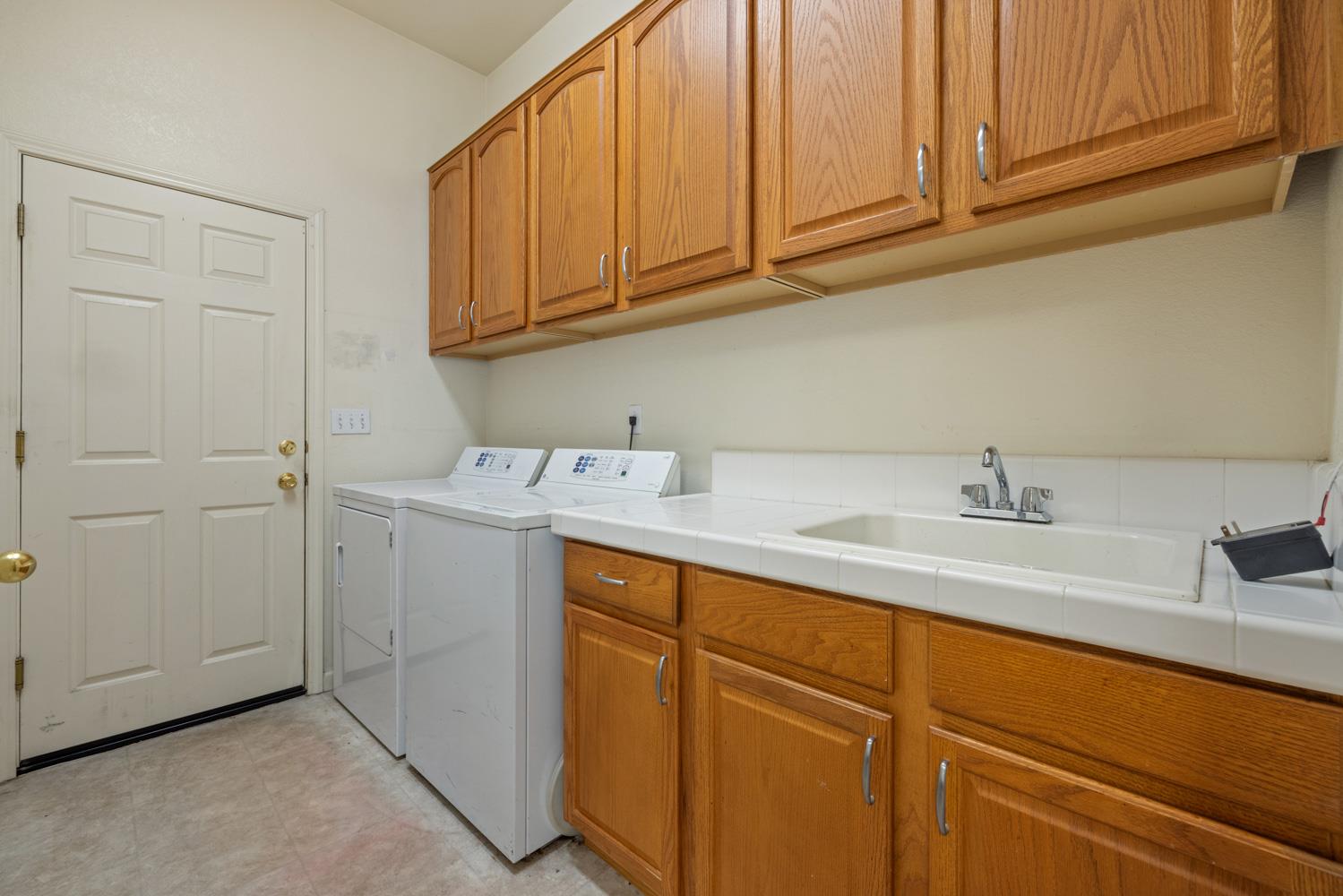 Detail Gallery Image 25 of 40 For 2264 Autumn Moon Way, Turlock,  CA 95382 - 4 Beds | 3 Baths