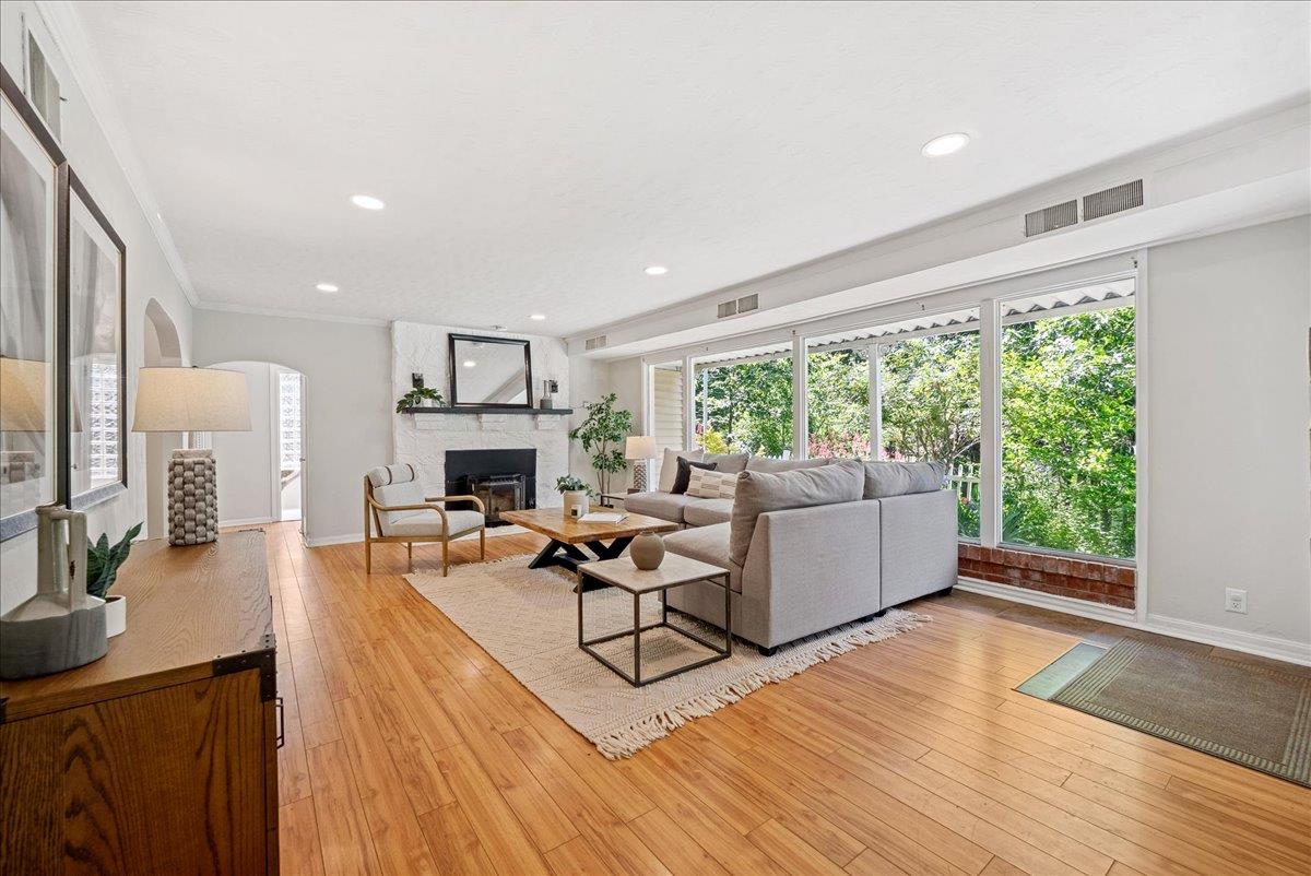Detail Gallery Image 6 of 35 For 4322 Ponderosa Way, Camino,  CA 95709 - 3 Beds | 2 Baths