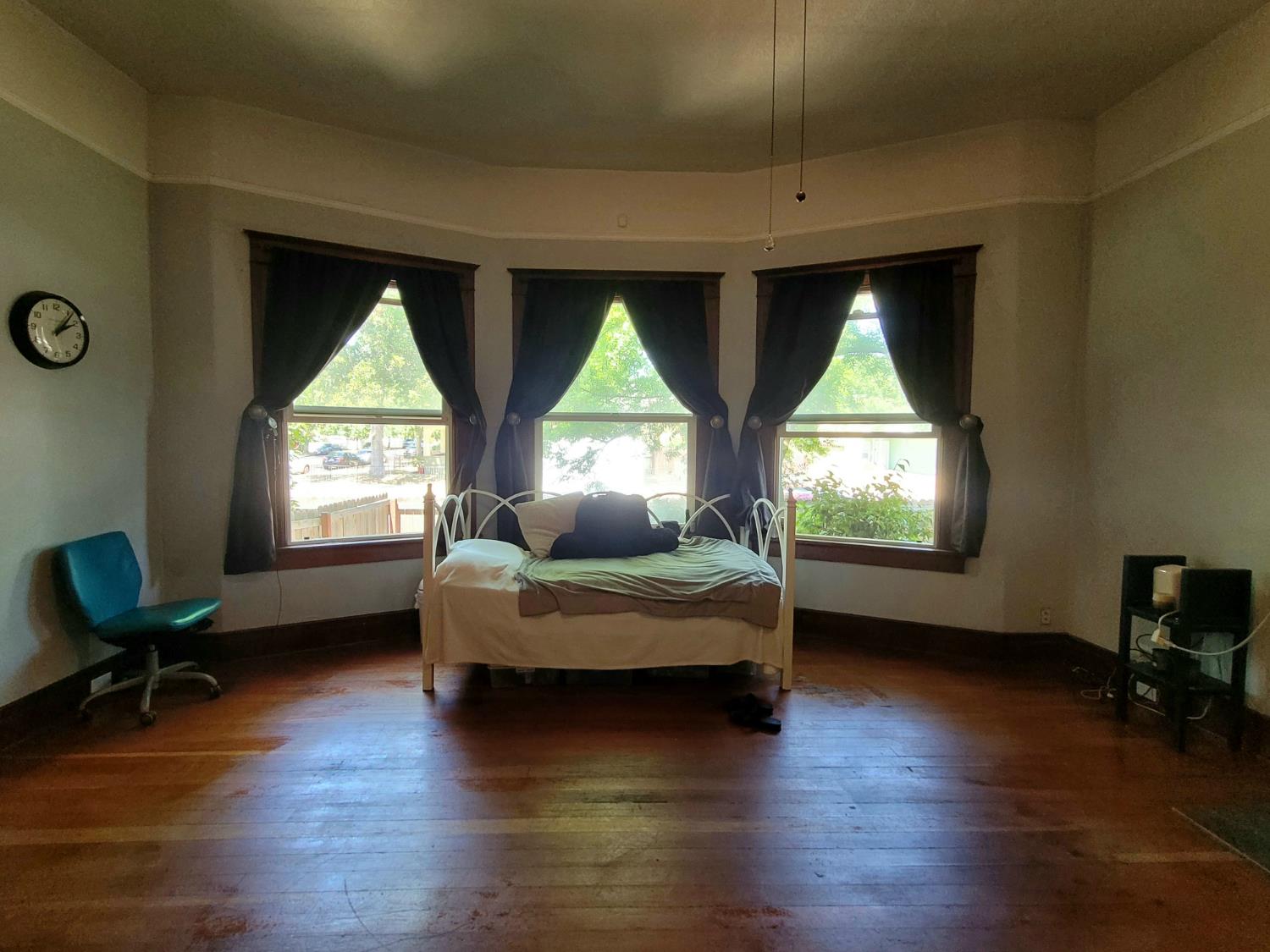 Detail Gallery Image 7 of 23 For 1948 K St, Merced,  CA 95340 - 3 Beds | 2 Baths