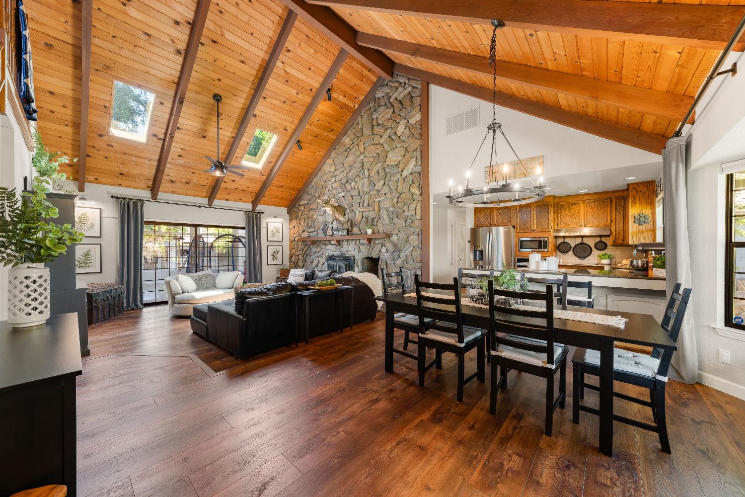 Detail Gallery Image 5 of 56 For 176 a St, Galt,  CA 95632 - 3 Beds | 2 Baths