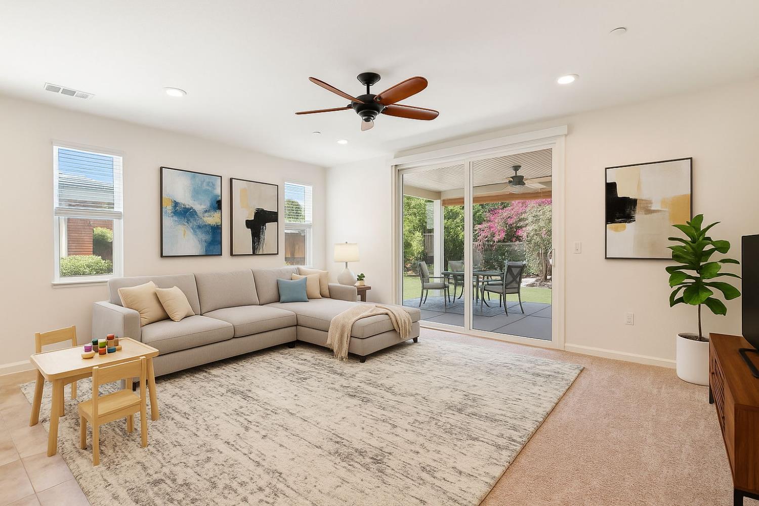 Detail Gallery Image 14 of 46 For 2032 Hunt St, Woodland,  CA 95776 - 4 Beds | 3 Baths