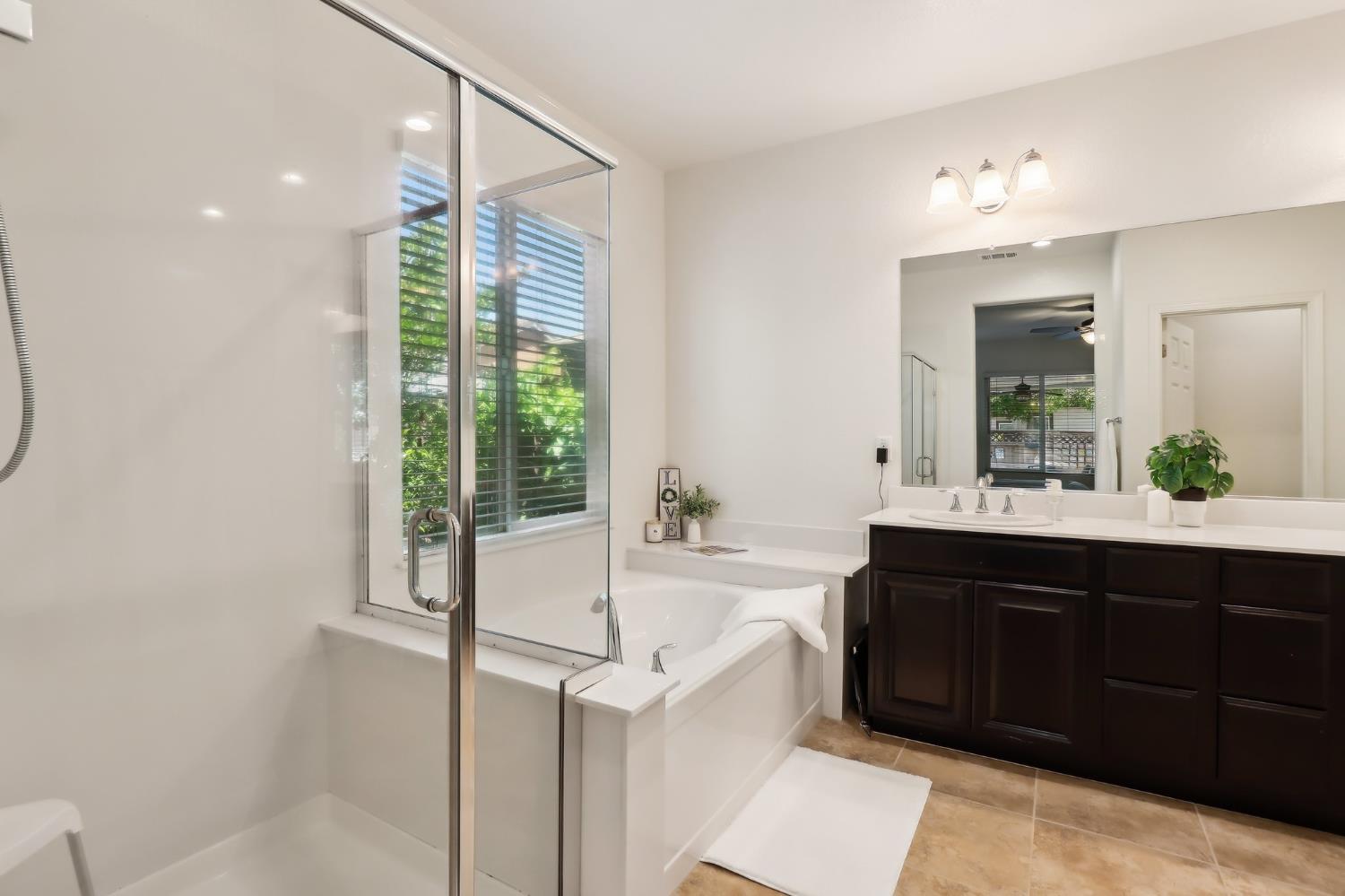 Detail Gallery Image 26 of 46 For 2032 Hunt St, Woodland,  CA 95776 - 4 Beds | 3 Baths