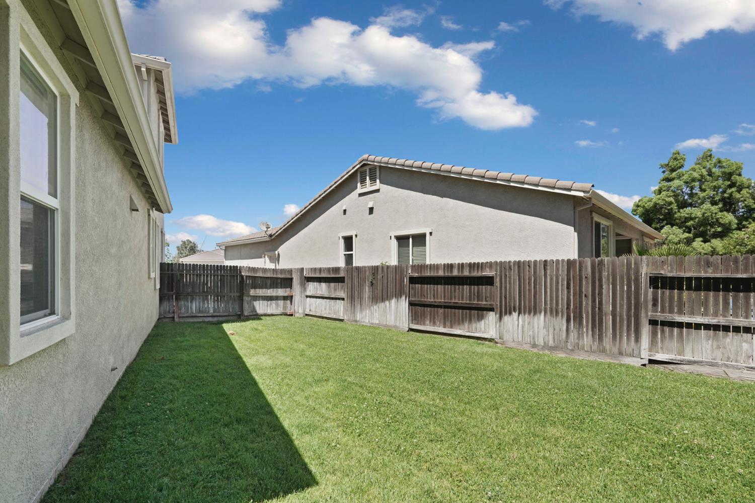 Detail Gallery Image 39 of 50 For 9734 Fall Valley Way, Sacramento,  CA 95829 - 5 Beds | 3 Baths