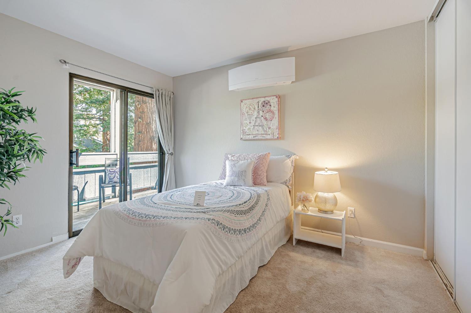 Detail Gallery Image 21 of 44 For 725 Mariposa Ave #102,  Mountain View,  CA 94041 - 2 Beds | 2 Baths