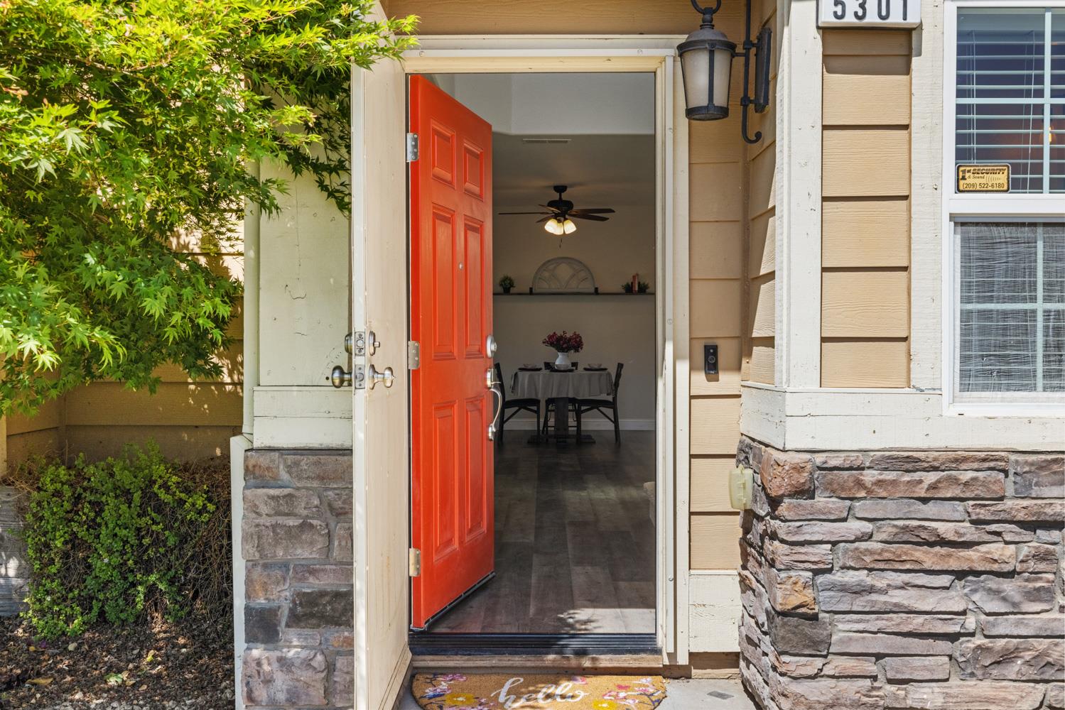 Detail Gallery Image 4 of 40 For 5301 Darpinian Ct, Riverbank,  CA 95367 - 3 Beds | 2/1 Baths