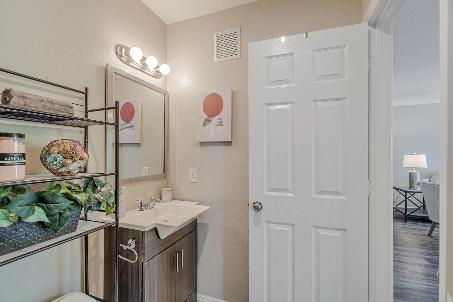 Detail Gallery Image 30 of 44 For 725 Mariposa Ave #102,  Mountain View,  CA 94041 - 2 Beds | 2 Baths