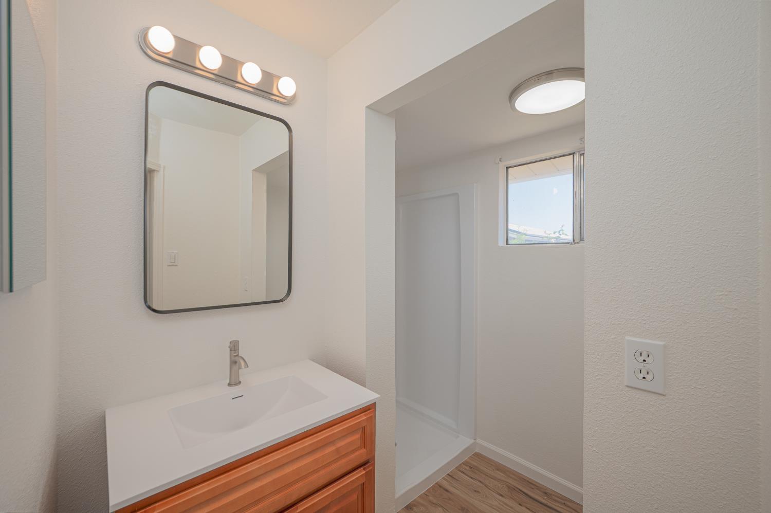 Detail Gallery Image 34 of 39 For 13137 Bentley St, Waterford,  CA 95386 - 3 Beds | 2 Baths