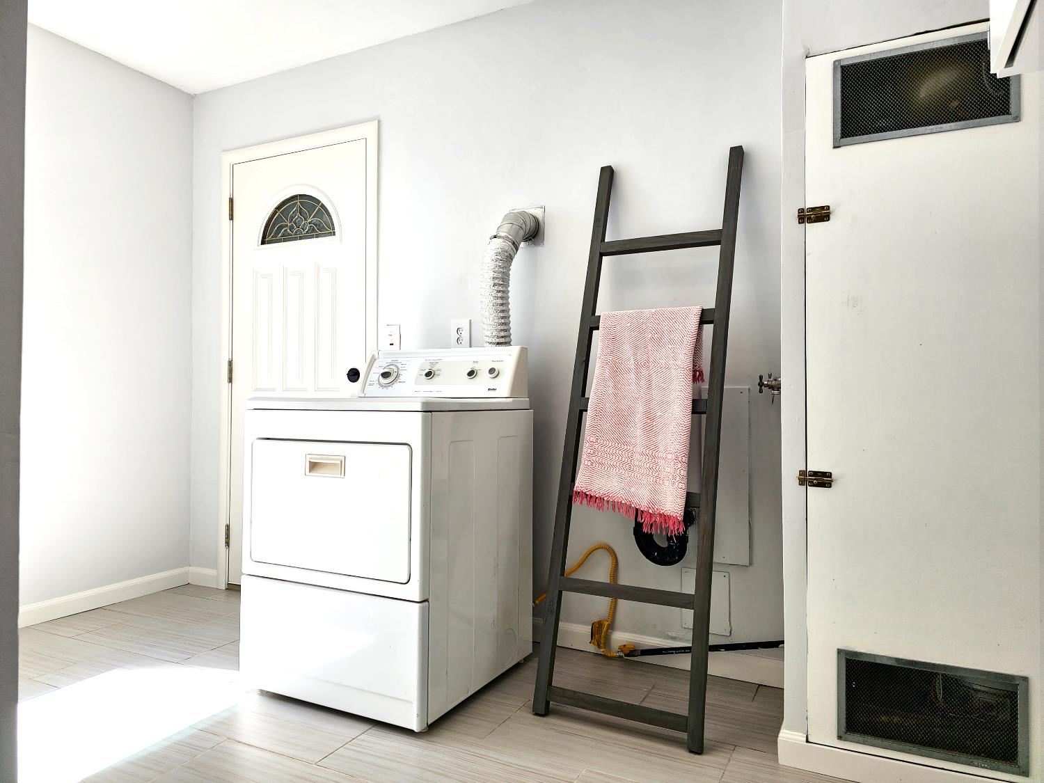 Detail Gallery Image 12 of 18 For 1284 Roxie Way, Placerville,  CA 95667 - 3 Beds | 1 Baths