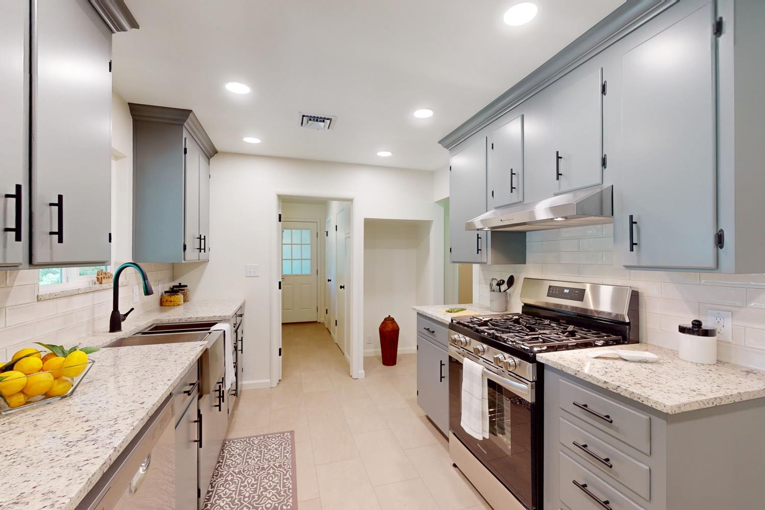 Detail Gallery Image 7 of 56 For 889 Jones Rd, Yuba City,  CA 95991 - 4 Beds | 1/1 Baths