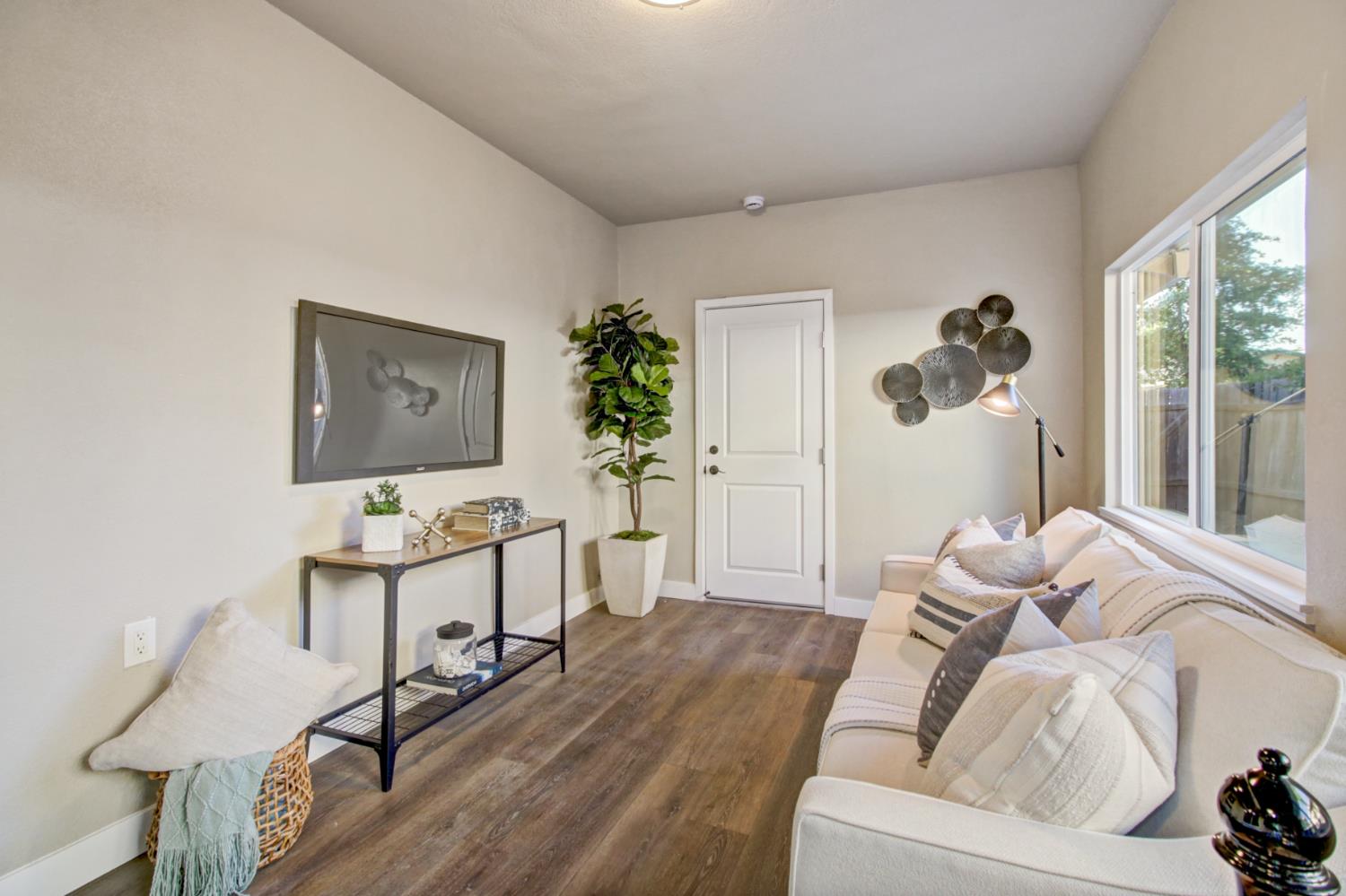 Detail Gallery Image 26 of 45 For 5512 Vahalla Dr, Carmichael,  CA 95608 - 3 Beds | 2 Baths