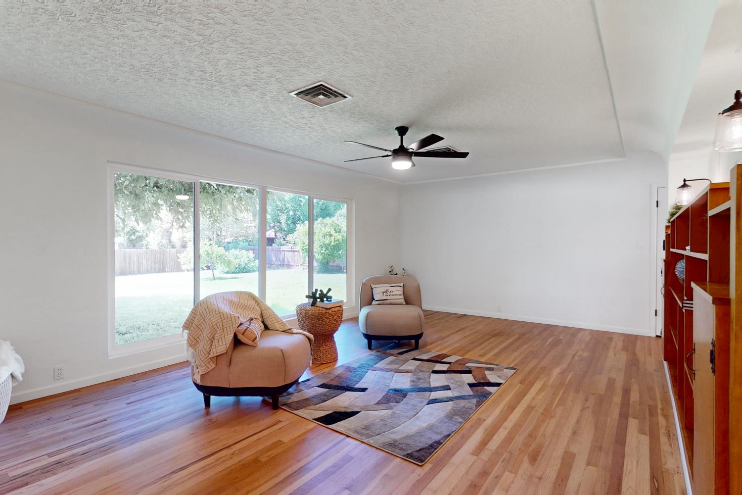 Detail Gallery Image 12 of 56 For 889 Jones Rd, Yuba City,  CA 95991 - 4 Beds | 1/1 Baths
