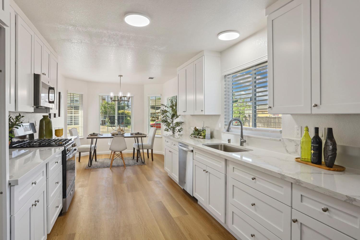 Detail Gallery Image 13 of 34 For 2368 Clipper Ln, Stockton,  CA 95204 - 3 Beds | 2 Baths