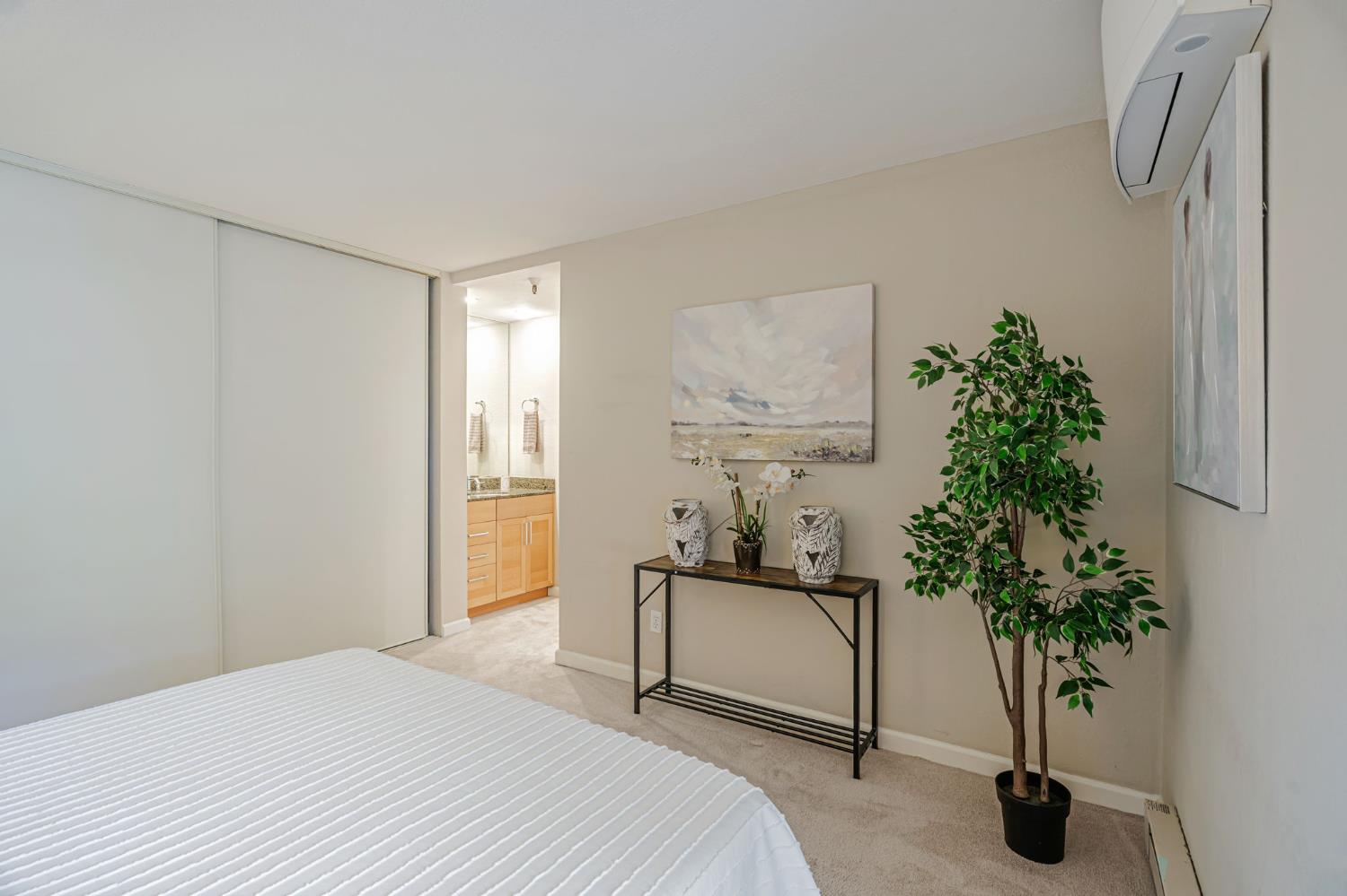 Detail Gallery Image 20 of 44 For 725 Mariposa Ave #102,  Mountain View,  CA 94041 - 2 Beds | 2 Baths