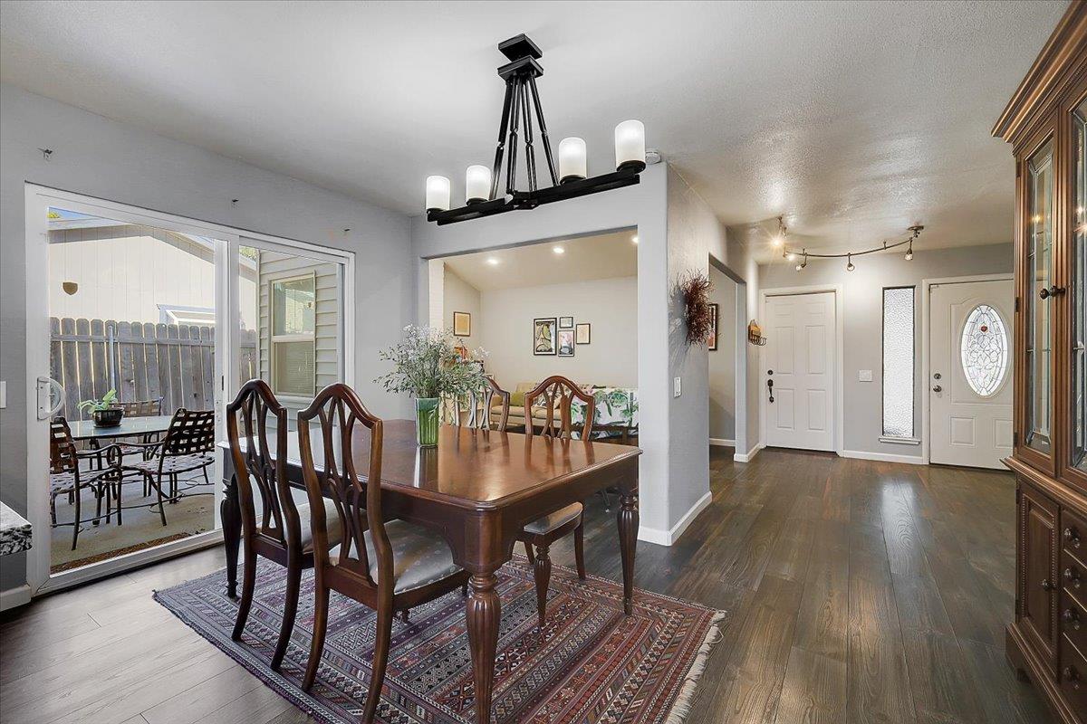Detail Gallery Image 10 of 43 For 8977 Brydon Way, Sacramento,  CA 95826 - 4 Beds | 2 Baths