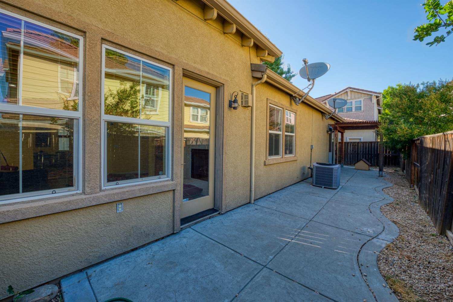 Detail Gallery Image 3 of 30 For 9337 Vintner Cir, Patterson,  CA 95363 - 3 Beds | 2 Baths