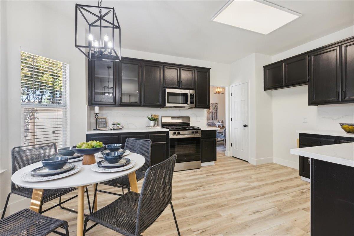 Detail Gallery Image 10 of 31 For 6312 Emerald Dr, Rocklin,  CA 95677 - 3 Beds | 3 Baths