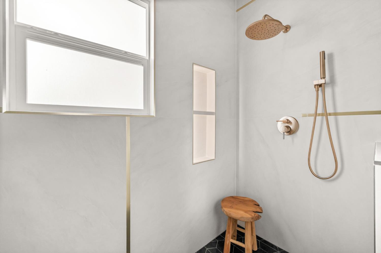 Detail Gallery Image 54 of 73 For 1421 T St, Sacramento,  CA 95811 - 4 Beds | 3 Baths