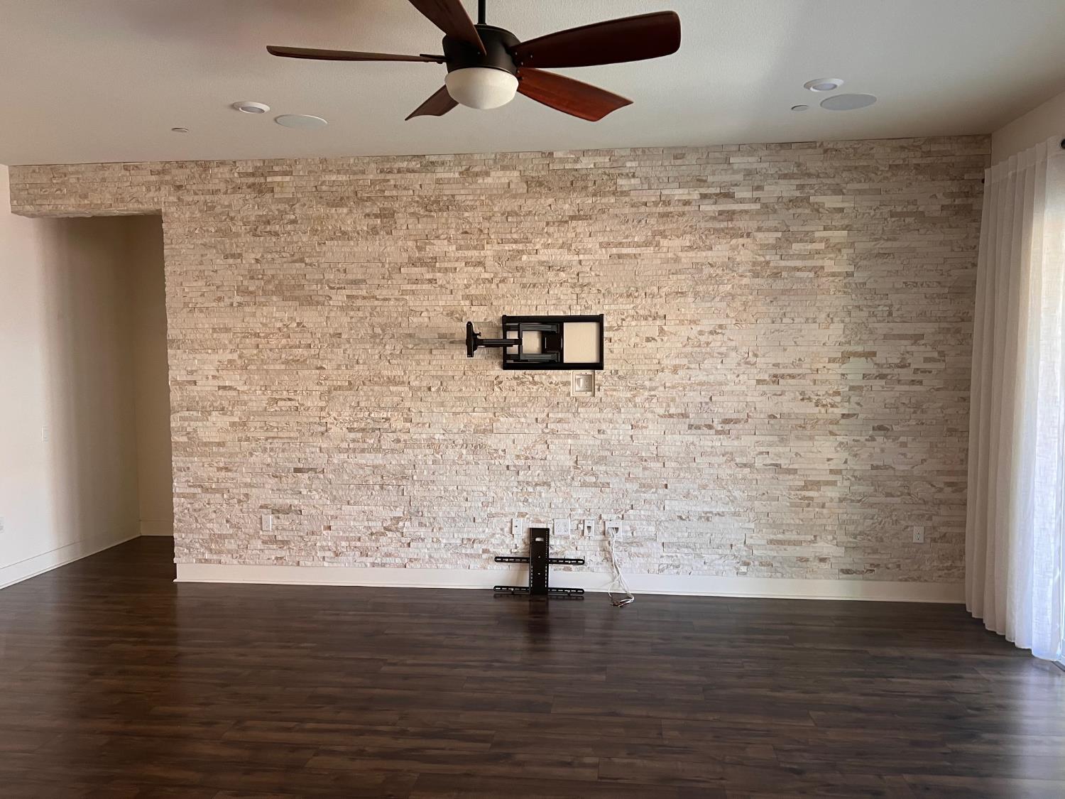 Detail Gallery Image 5 of 19 For 6281 Element Ln, Roseville,  CA 95747 - 3 Beds | 3/1 Baths