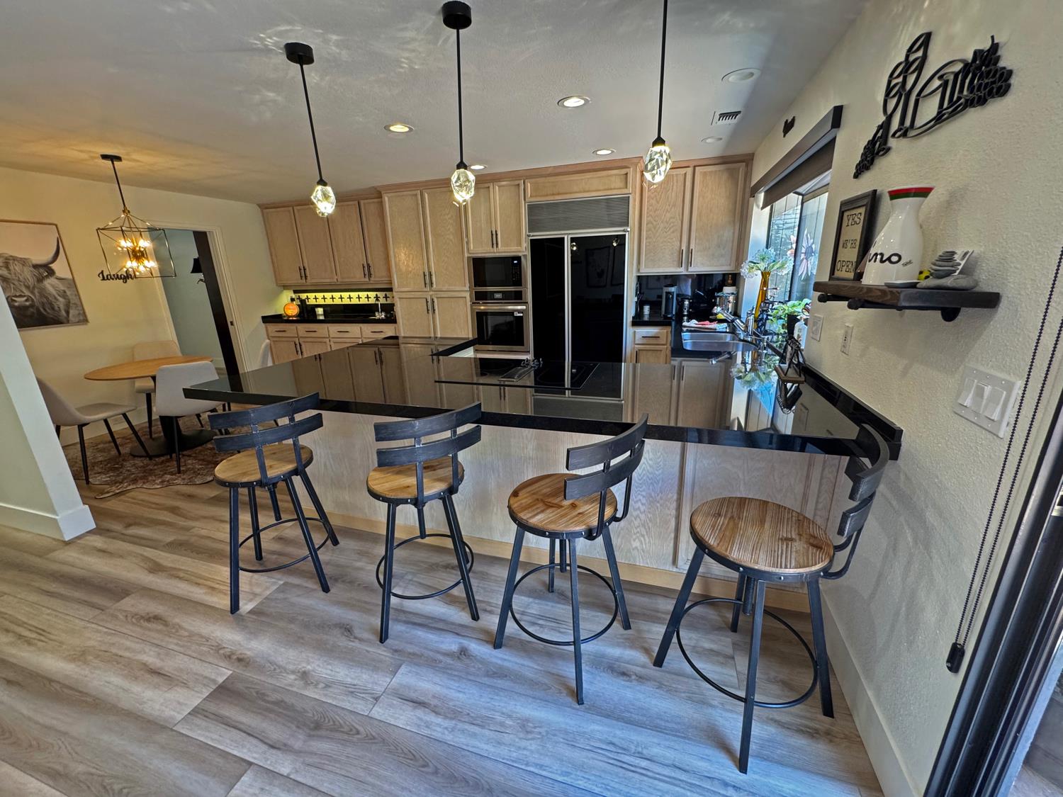 Detail Gallery Image 7 of 26 For 11488 Gold Country Blvd, Gold River,  CA 95670 - 3 Beds | 2/1 Baths
