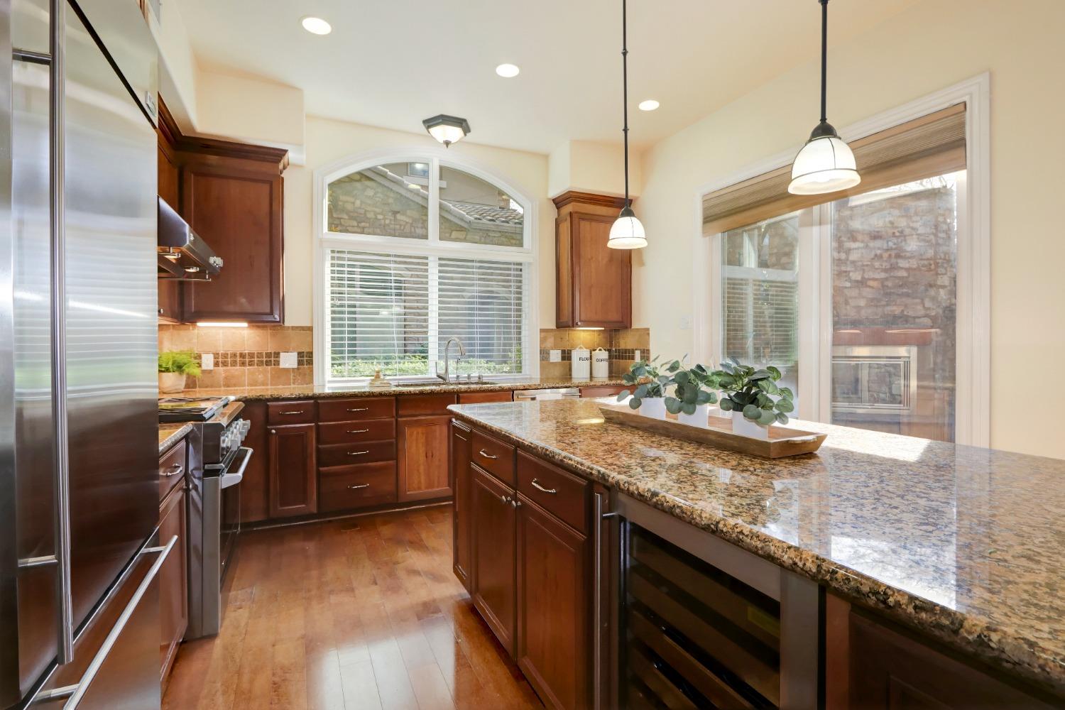 Detail Gallery Image 11 of 29 For 2430 Pavilions Place Ln #404,  Sacramento,  CA 95825 - 4 Beds | 3/1 Baths