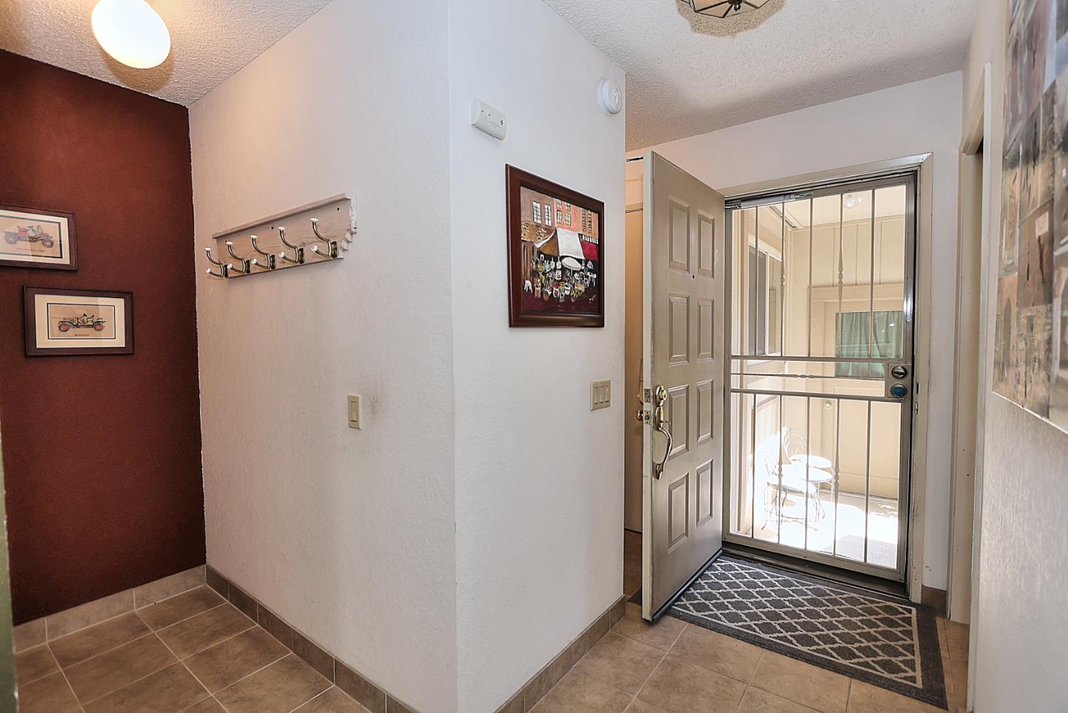 Detail Gallery Image 5 of 36 For 7043 Rancho Mirage Ct, Citrus Heights,  CA 95621 - 2 Beds | 2 Baths