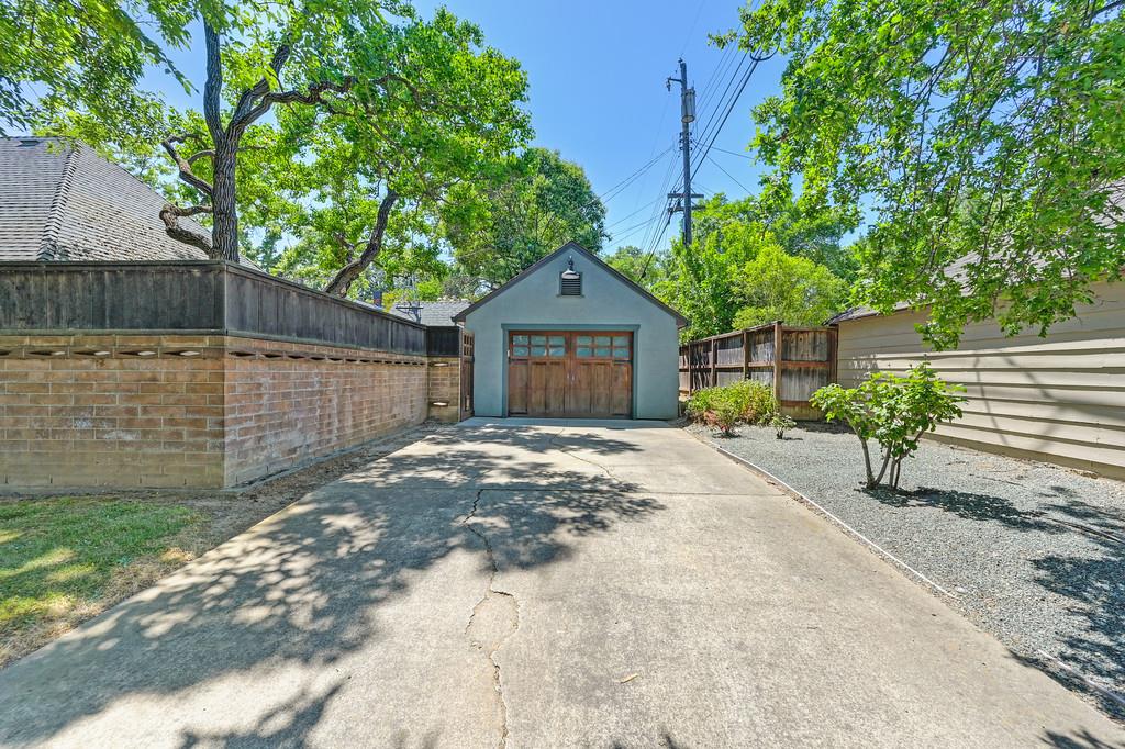 Detail Gallery Image 42 of 42 For 2665 3rd Ave, Sacramento,  CA 95818 - 2 Beds | 1 Baths