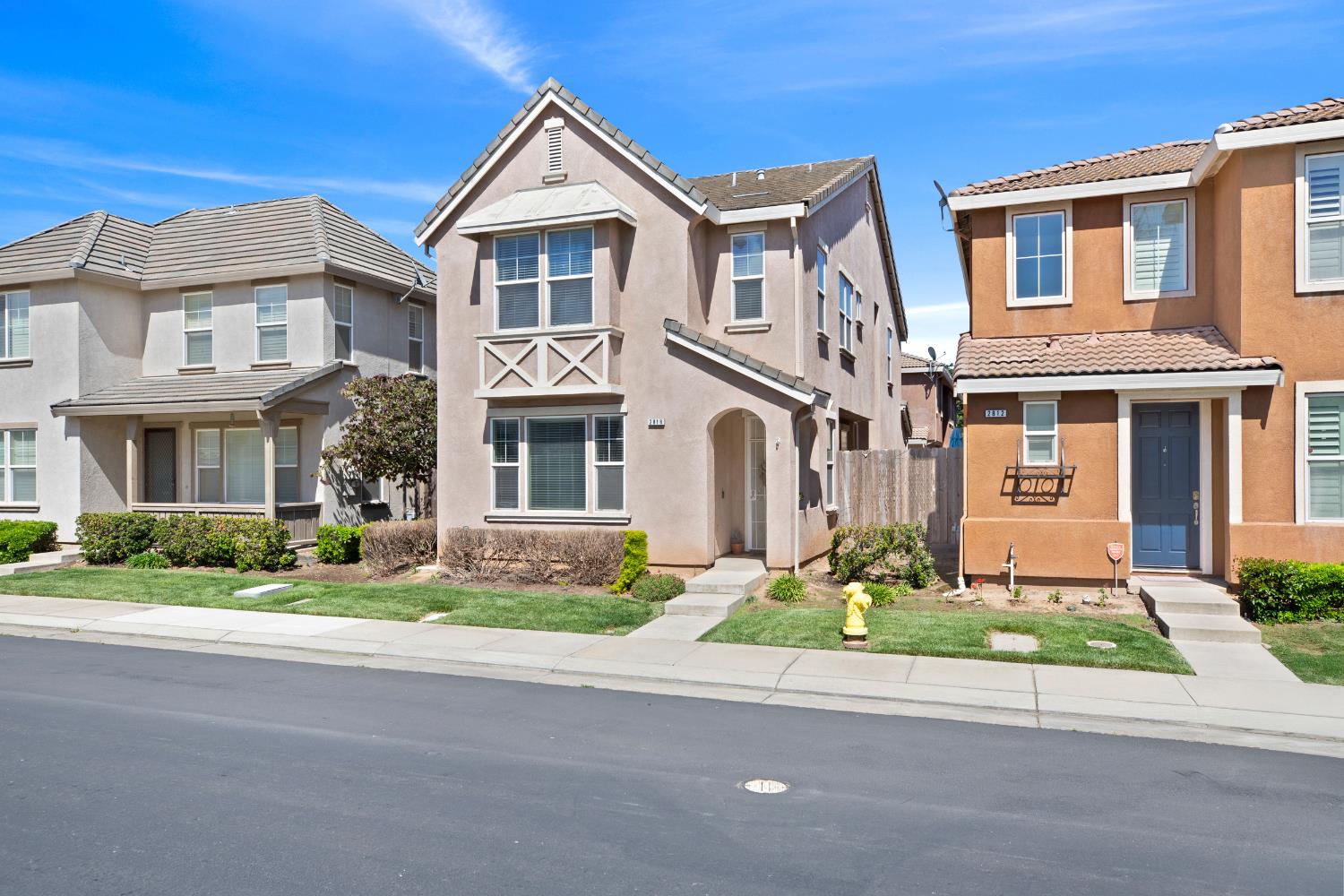 Detail Gallery Image 3 of 33 For 2816 Hawaiian Petrel Ave, Modesto,  CA 95355 - 3 Beds | 2/1 Baths