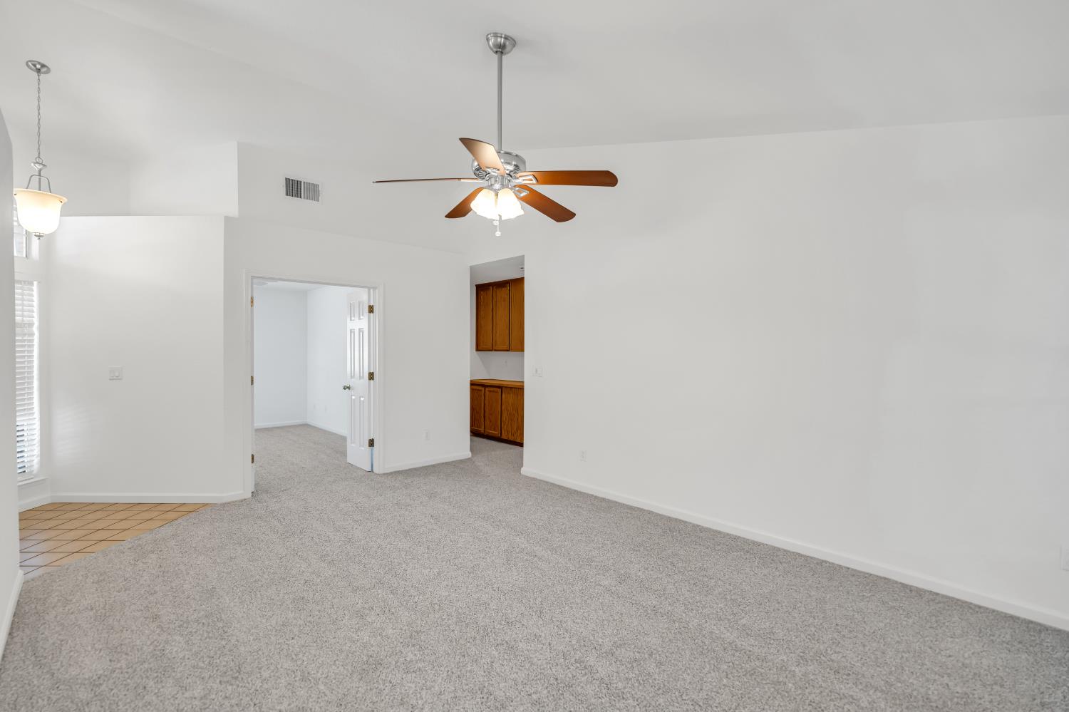 Detail Gallery Image 8 of 35 For 8825 Kepler Ct., Elk Grove,  CA 95758 - 2 Beds | 2 Baths