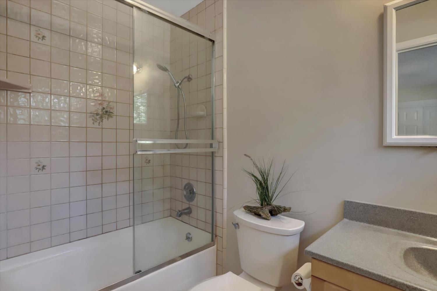 Detail Gallery Image 34 of 69 For 12742 Butterfly Dr, Nevada City,  CA 95959 - 2 Beds | 2 Baths
