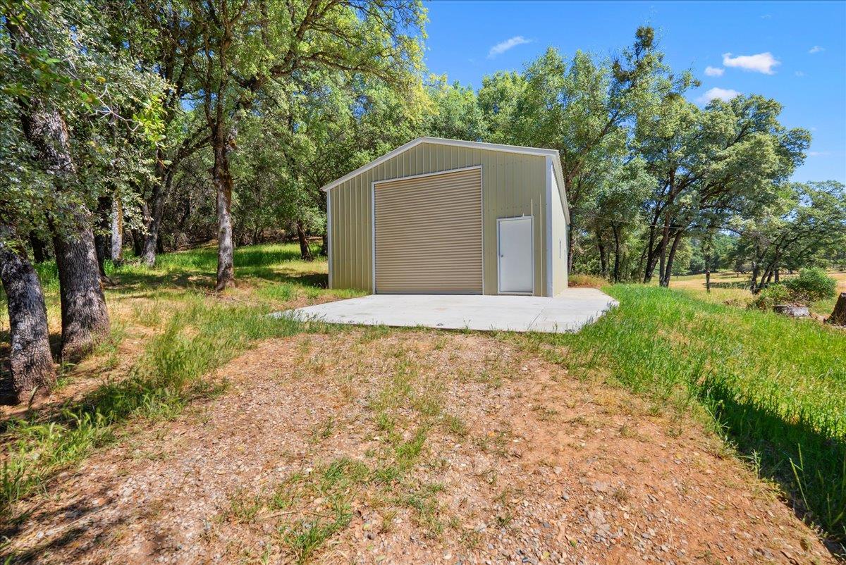 Pineapple Court, Grass Valley, California image 4