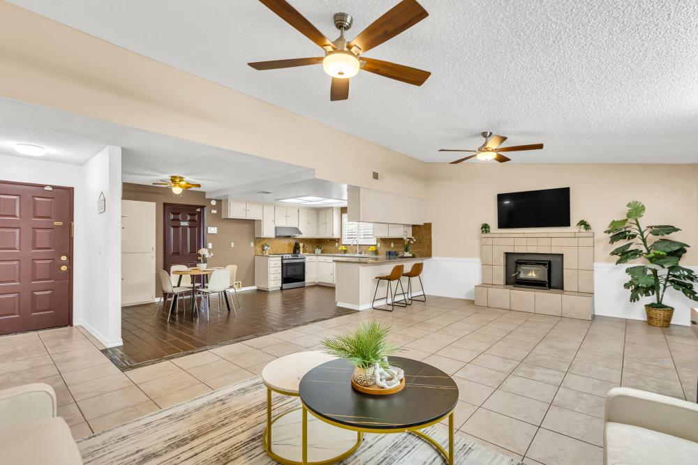 Detail Gallery Image 5 of 55 For 7661 Dyer Ct, Sacramento,  CA 95828 - 3 Beds | 2 Baths