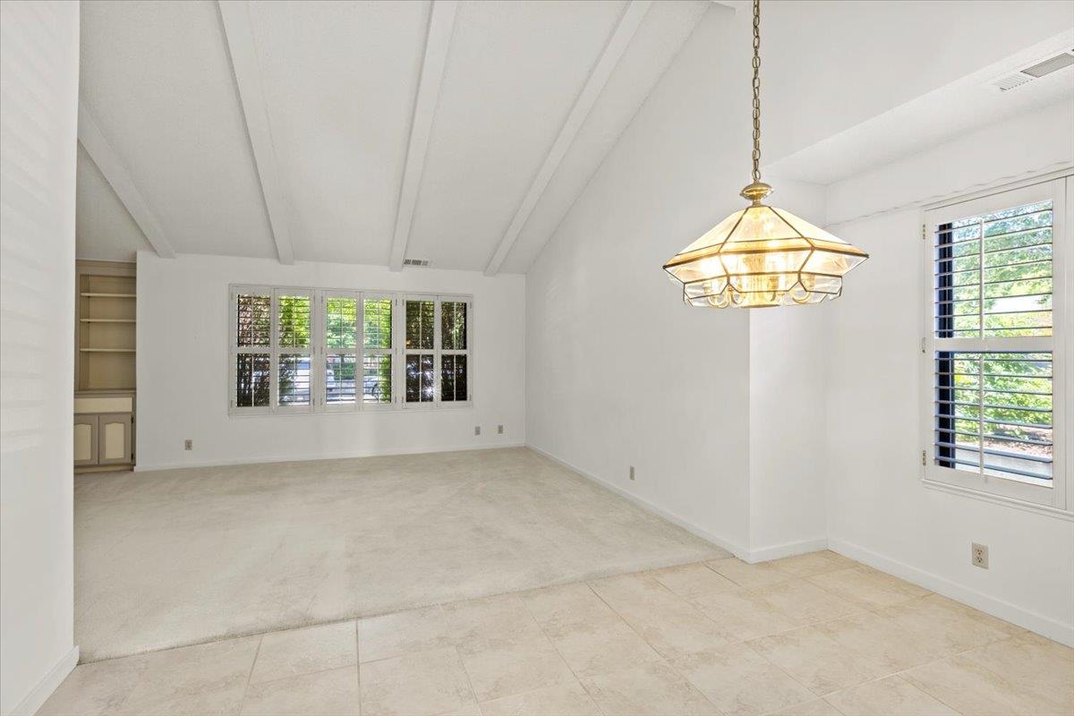 Detail Gallery Image 8 of 37 For 6544 Shadow Hawk Dr, Citrus Heights,  CA 95621 - 3 Beds | 2 Baths