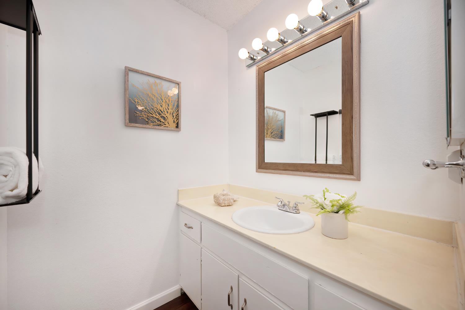 Detail Gallery Image 16 of 29 For 10849 Coloma Rd #2,  Rancho Cordova,  CA 95670 - 3 Beds | 2/1 Baths