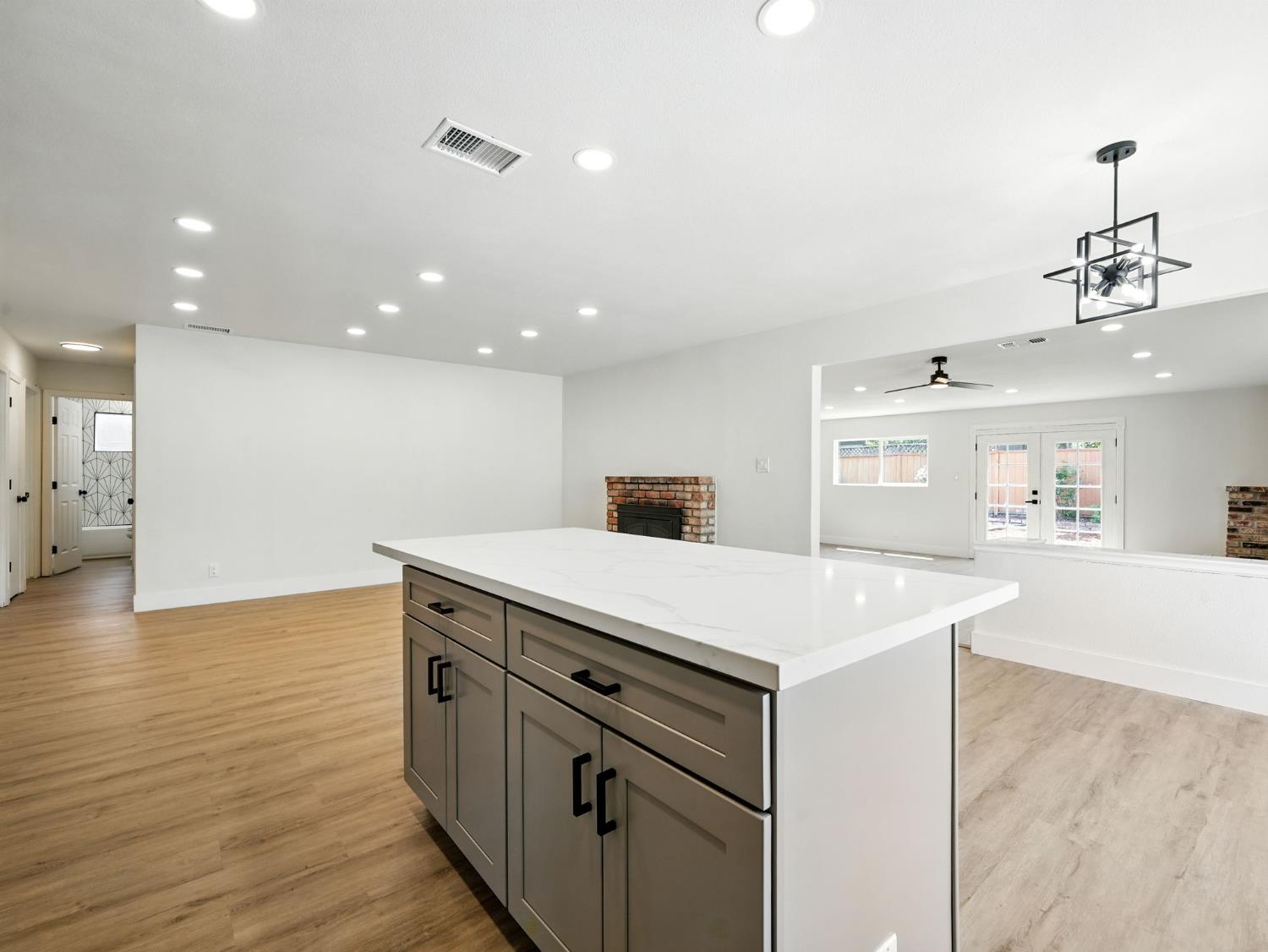 Detail Gallery Image 13 of 22 For 1170 Aster Ln, Livermore,  CA 94551 - 3 Beds | 2 Baths