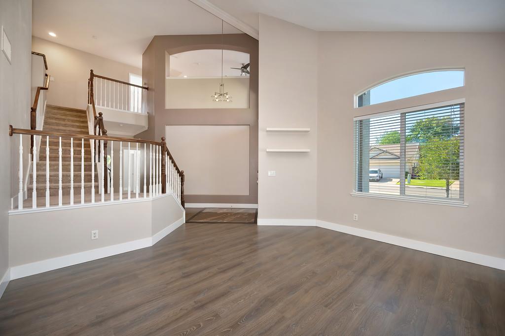 Detail Gallery Image 8 of 52 For 11886 Fire Agate Way, Rancho Cordova,  CA 95742 - 4 Beds | 3 Baths